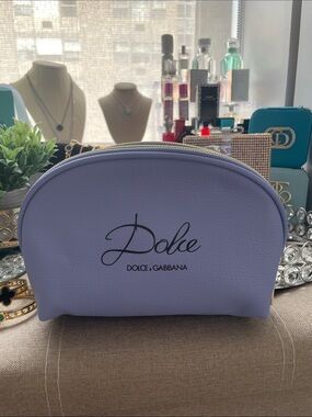 ✨Dolce & Gabbana Lavender Leather Cosmetic Pouch✨NEW